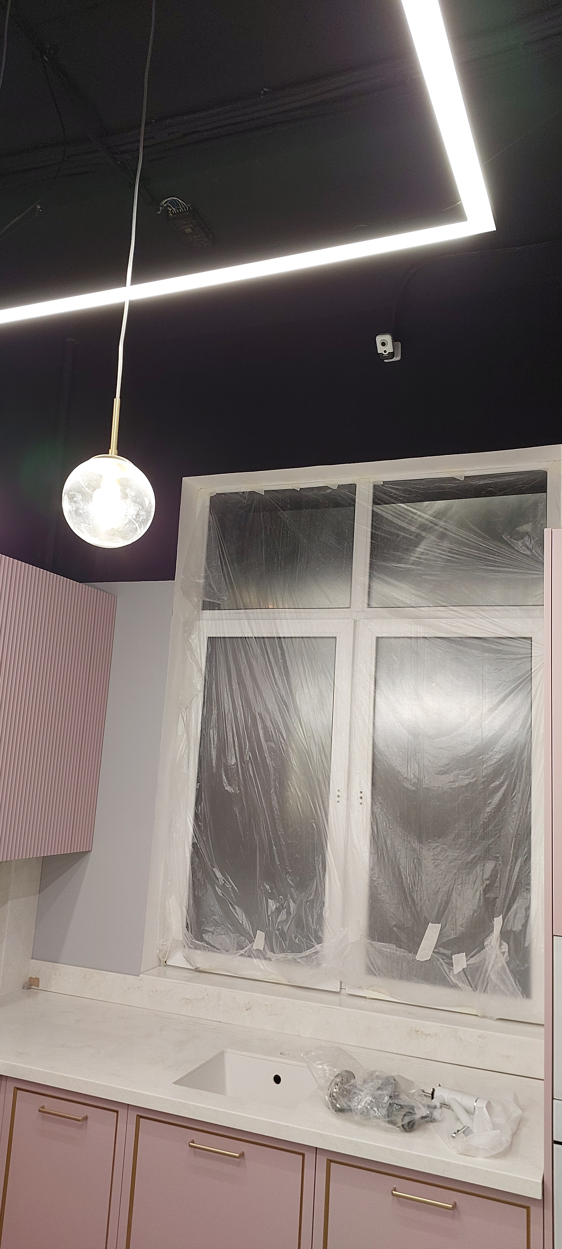 Видеонаблюдение и интернет в шоуруме мебели на заказ