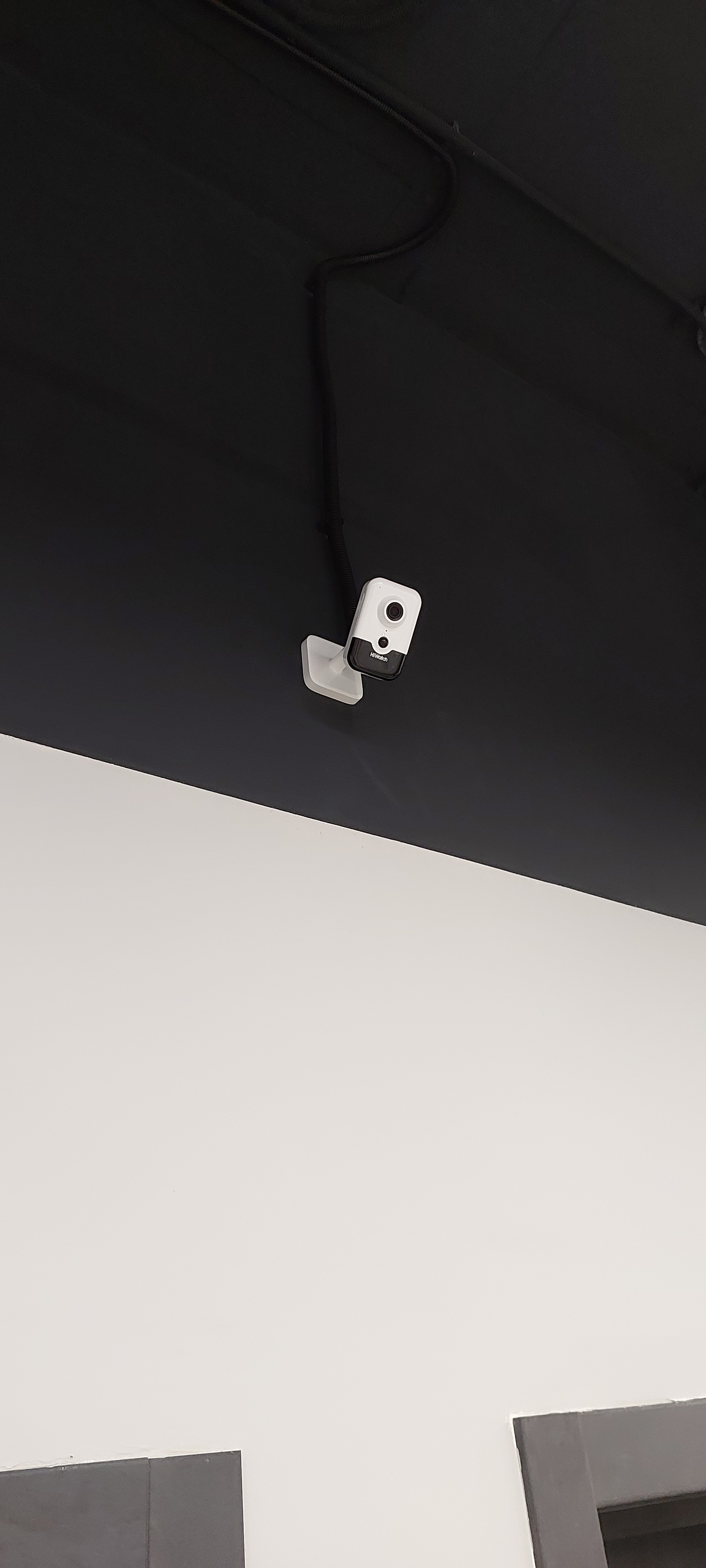 Видеонаблюдение и интернет в шоуруме мебели на заказ