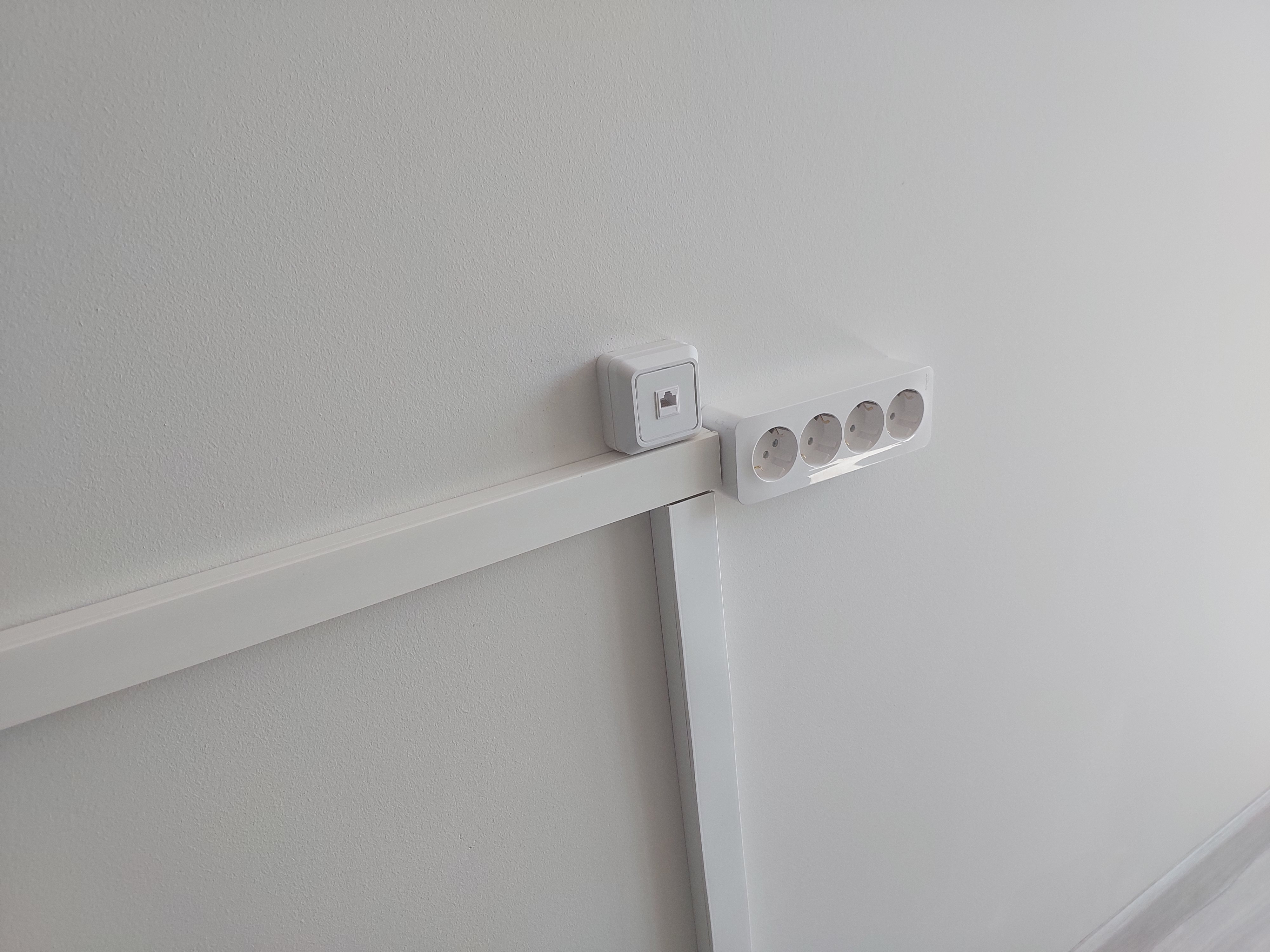 Монтаж интернет розеток в офисе в БЦ