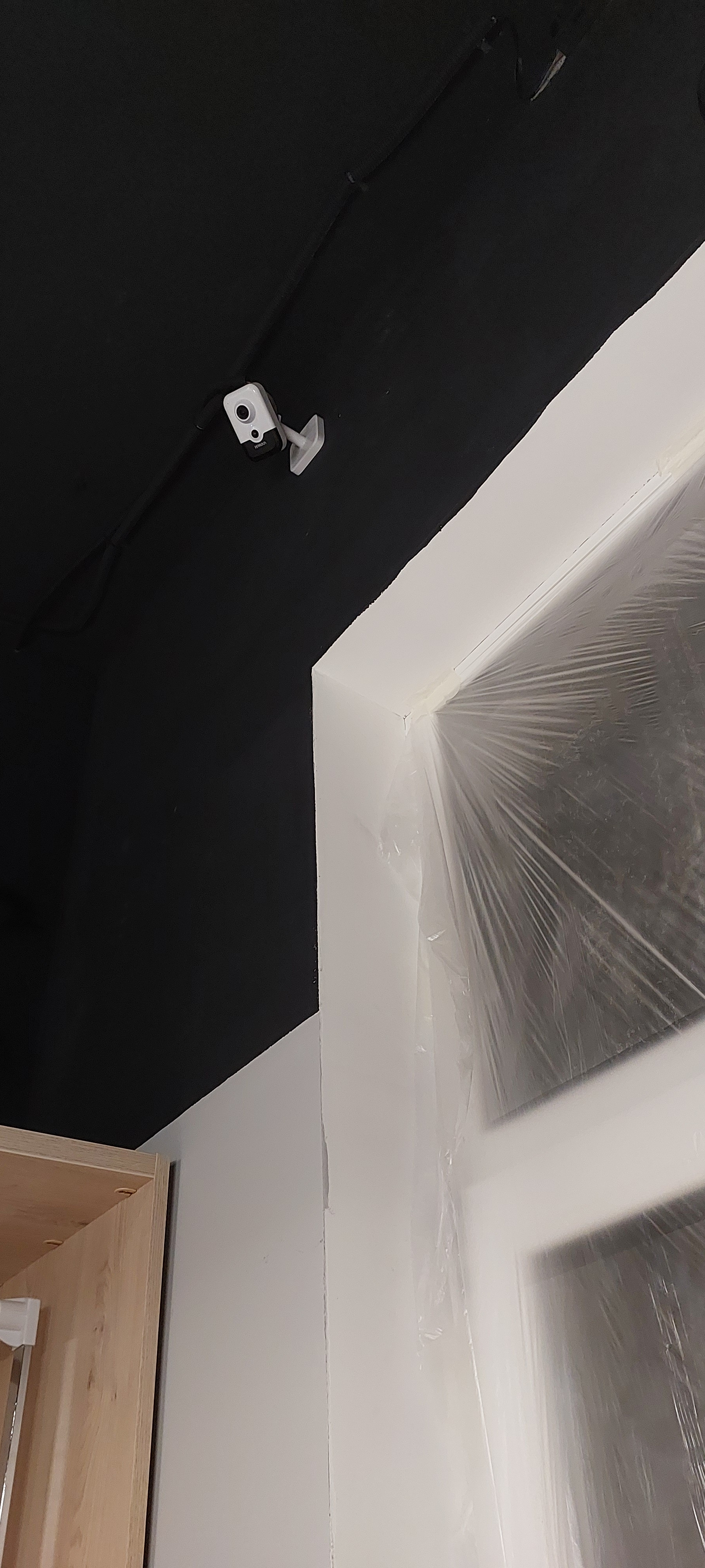 Видеонаблюдение и интернет в шоуруме мебели на заказ