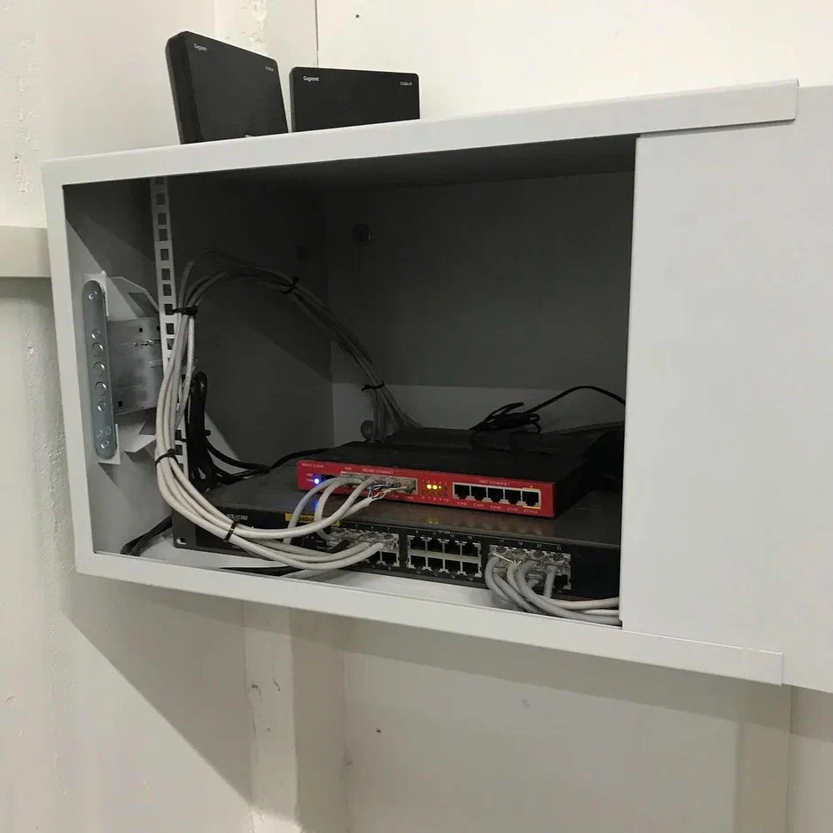 Монтаж сетевого оборудования на складе