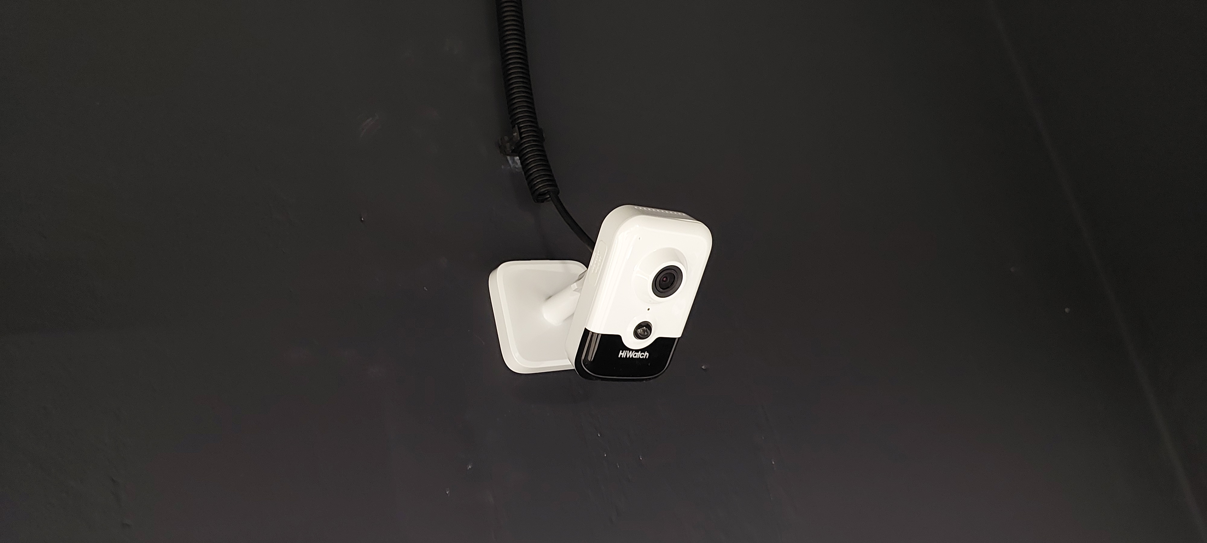 Видеонаблюдение и интернет в шоуруме мебели на заказ