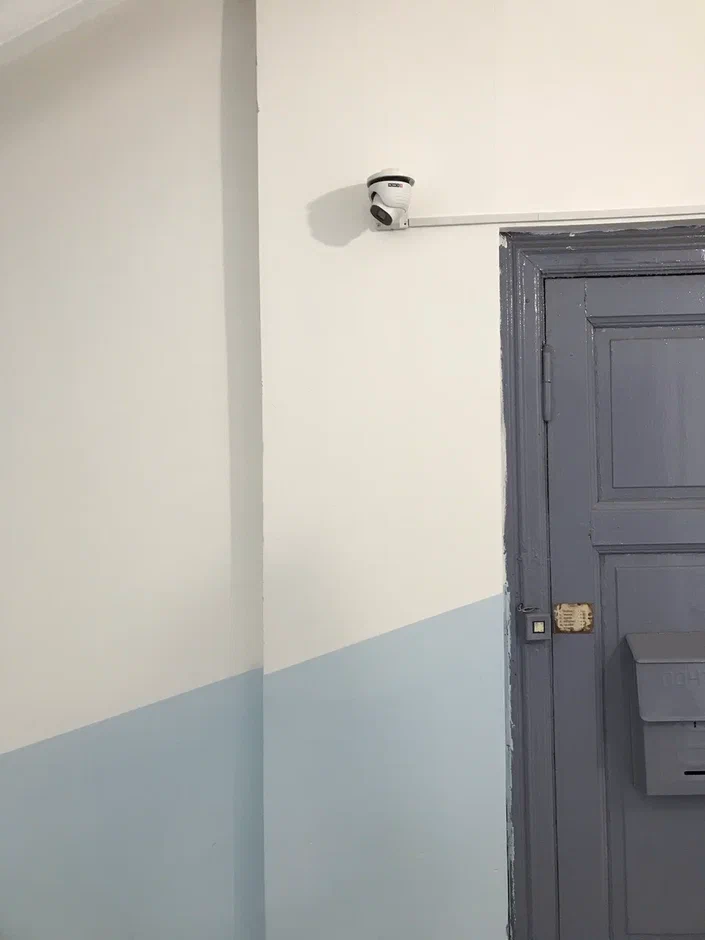 Монтаж камер на фасаде здания