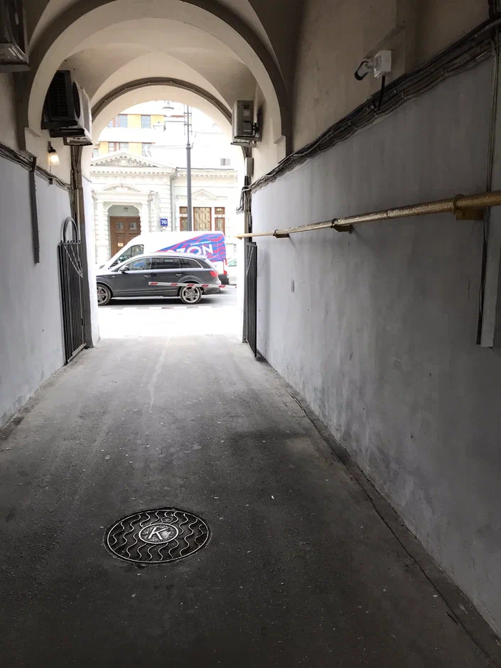 Монтаж камер на фасаде здания